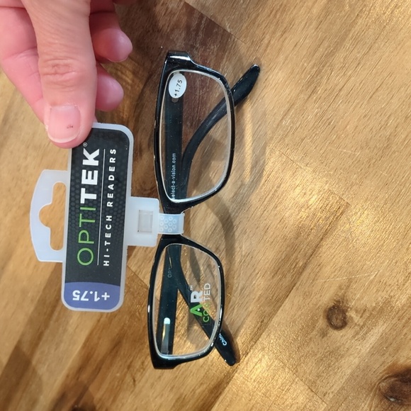 NWT Optitek Hi-Tech readers +1.75 - Picture 6 of 12